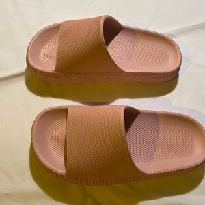 Bathroom Slippers - Pink - Size 6